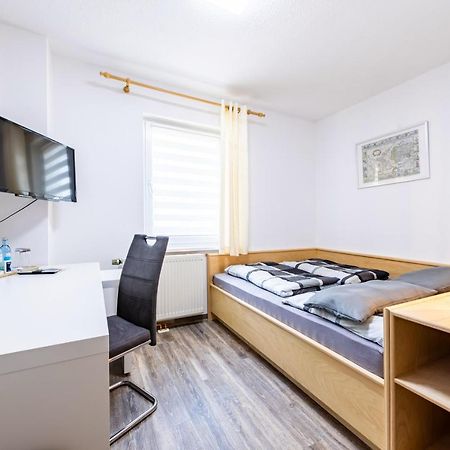 Pension & Gaststaette Zur Salzgrube Зондерсгаузен Екстер'єр фото