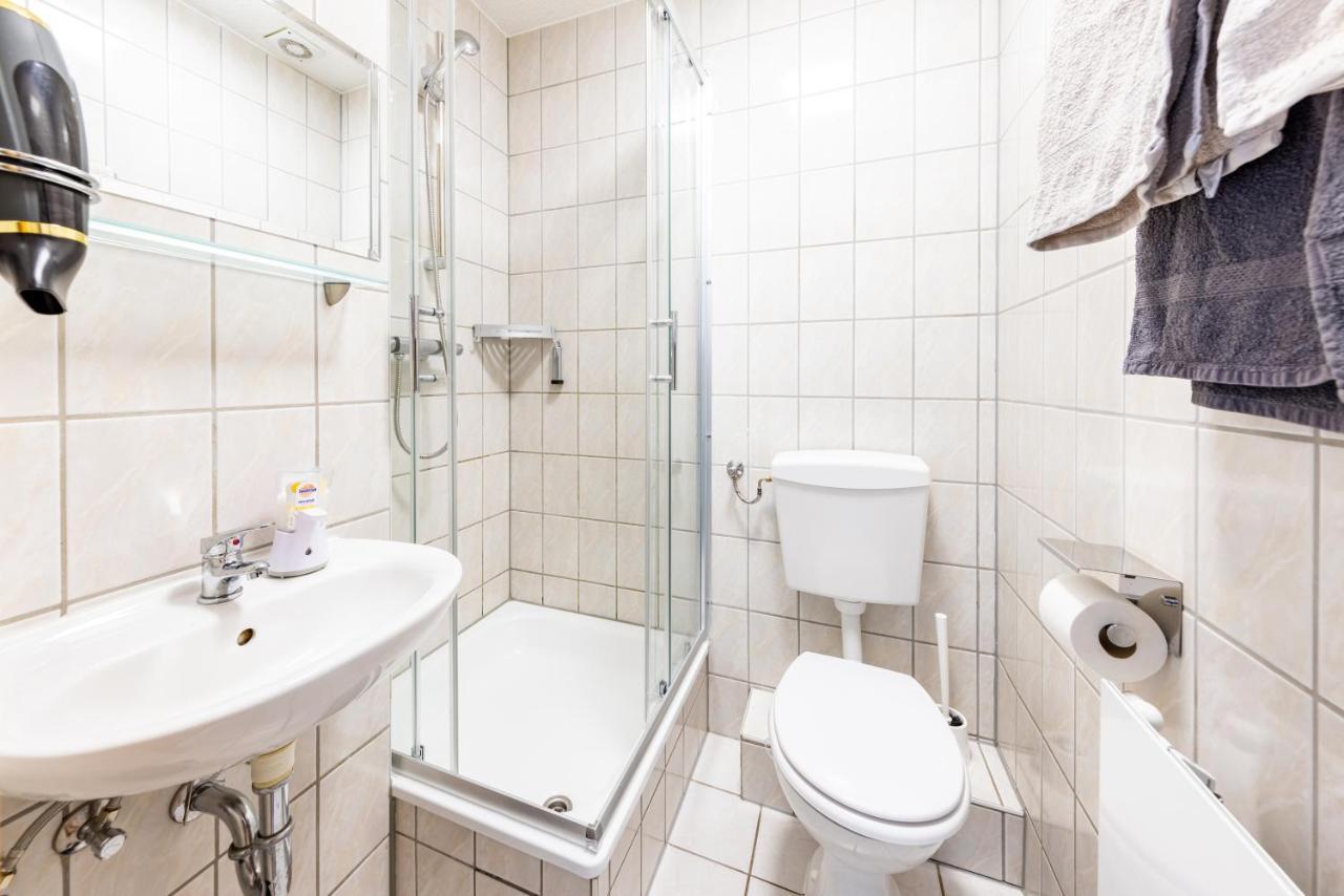 Pension & Gaststaette Zur Salzgrube Зондерсгаузен Екстер'єр фото