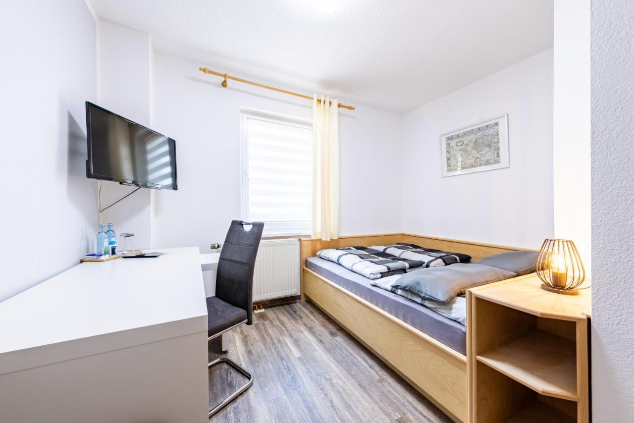 Pension & Gaststaette Zur Salzgrube Зондерсгаузен Екстер'єр фото
